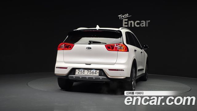 Kia Niro 2017 — photo 4