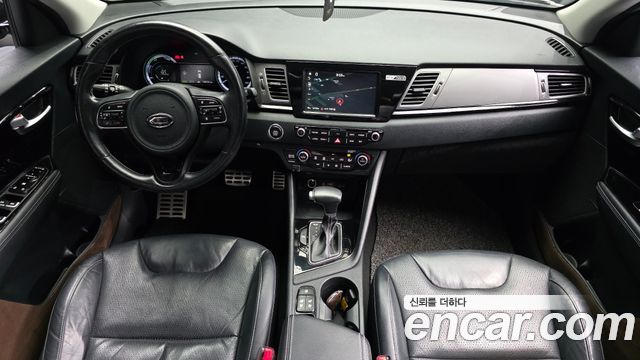 Kia Niro 2017 — photo 10