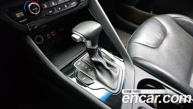 Kia Niro 2017 — photo 12