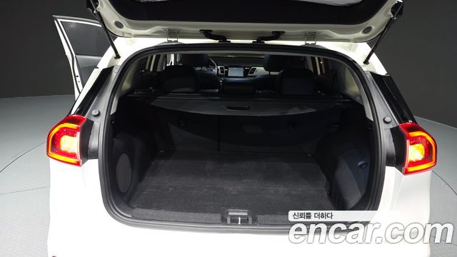 Kia Niro 2017 — photo 26