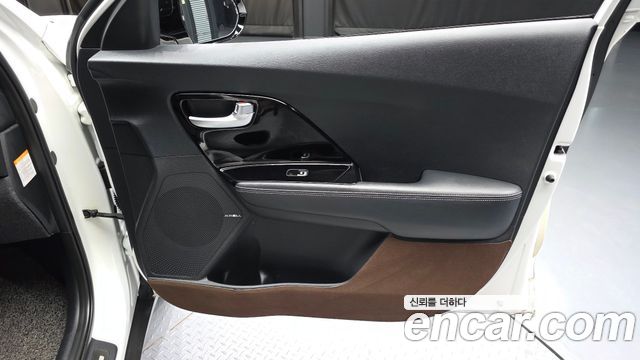 Kia Niro 2017 — photo 14