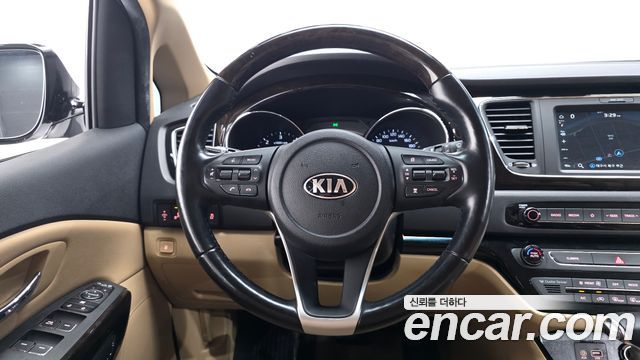 Kia Canival 2020 — photo 13