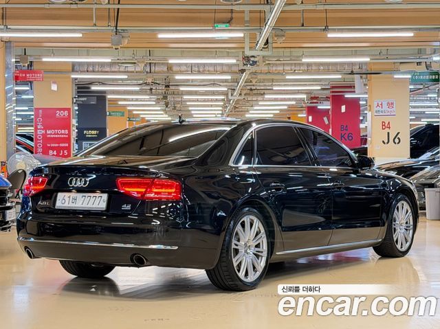 Audi A8 2012 — photo 2