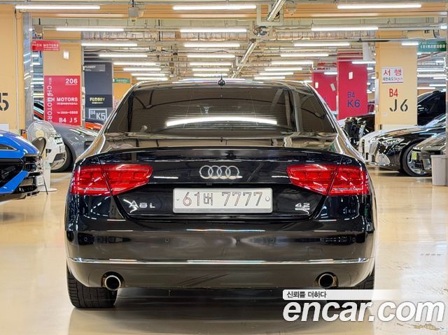 Audi A8 2012 — photo 4