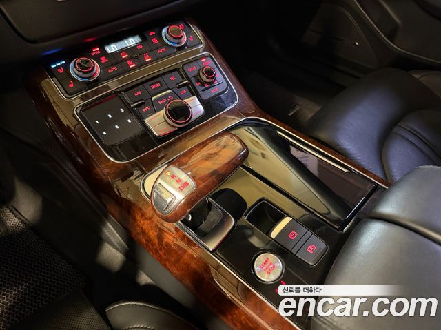 Audi A8 2012 — photo 9
