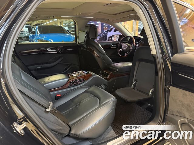 Audi A8 2012 — photo 14