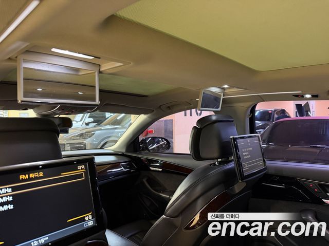 Audi A8 2012 — photo 16