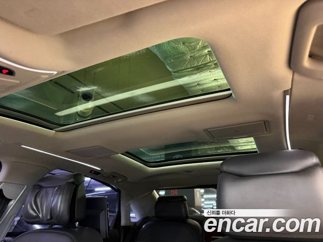 Audi A8 2012 — photo 20