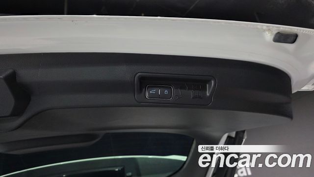 Ford Explorer 2025 — photo 24