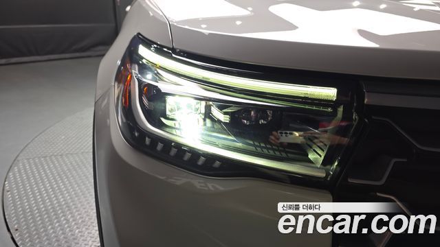 Ford Explorer 2025 — photo 8