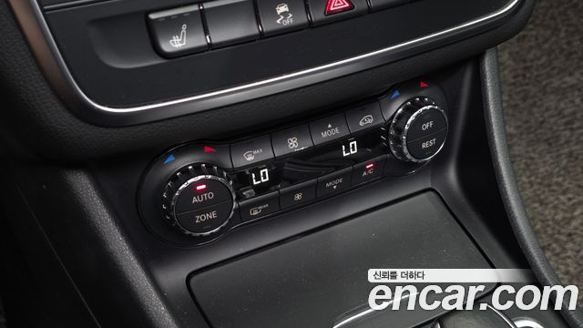 Mercedes-Benz CLA-Class 2016 — photo 18