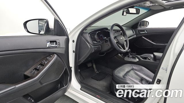 Kia K5 2011 — photo 10