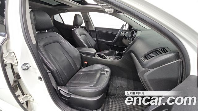 Kia K5 2011 — photo 12