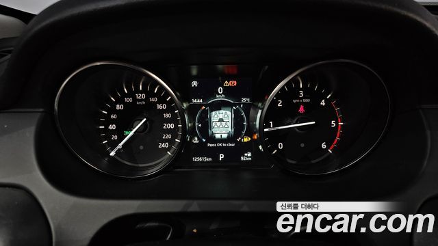 Land Rover Discovery Sport 2019 — photo 11