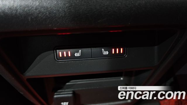 Land Rover Discovery Sport 2019 — photo 24