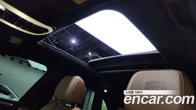 Porsche Macan 2017 — photo 16