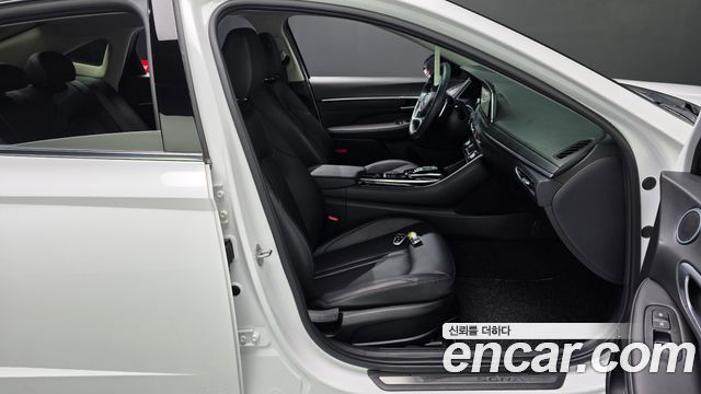 Hyundai Sonata 2023 — photo 16