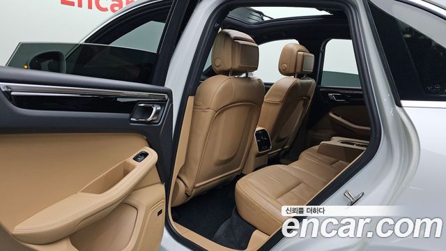 Porsche Macan 2017 — photo 11