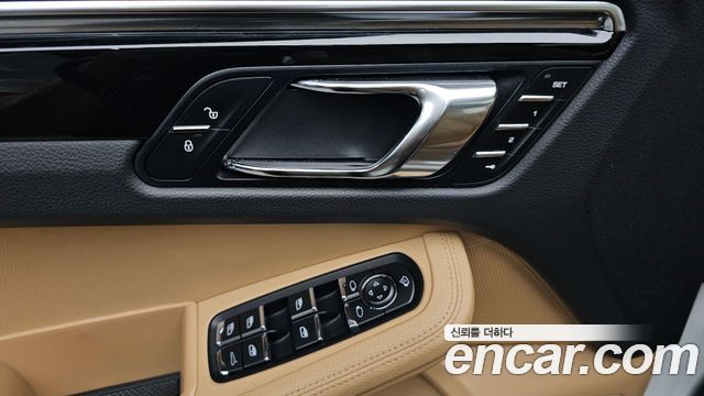 Porsche Macan 2017 — photo 13