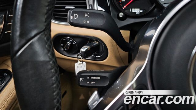 Porsche Macan 2017 — photo 17