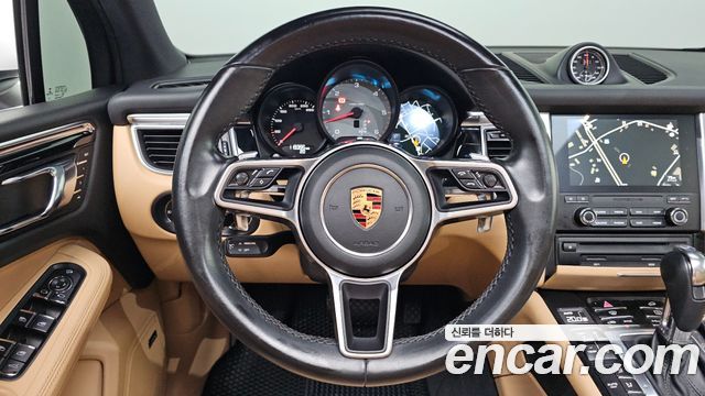 Porsche Macan 2017 — photo 18