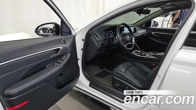 Hyundai Sonata 2022 — photo 13