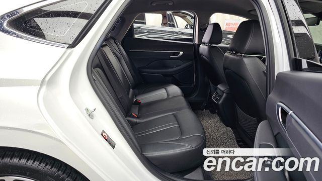 Hyundai Sonata 2022 — photo 18