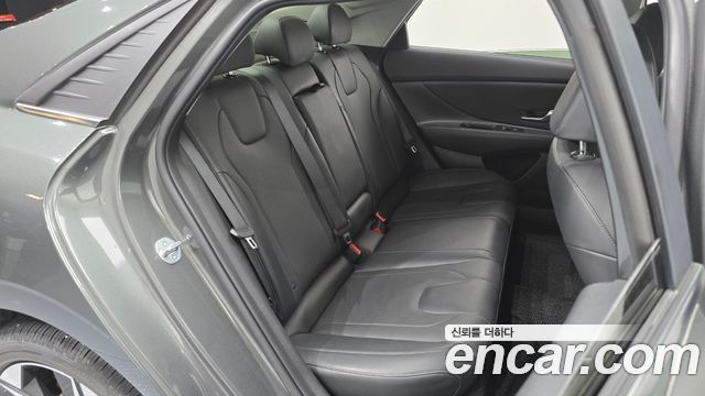 Hyundai AVANTE 2021 — photo 12