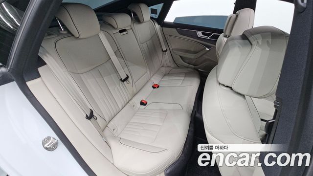 Audi A7 2025 — photo 17