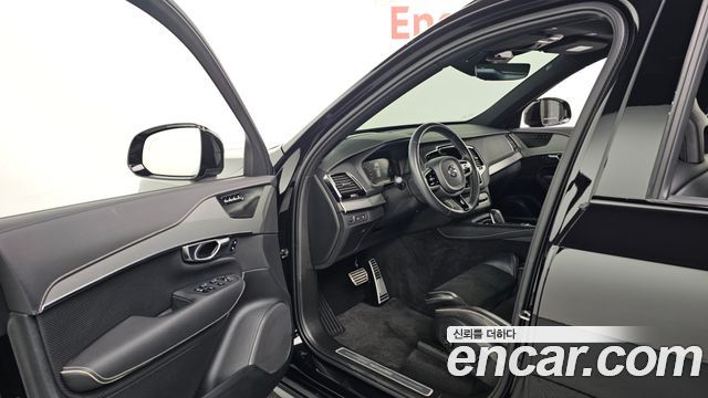 Volvo XC90 2021 — photo 13