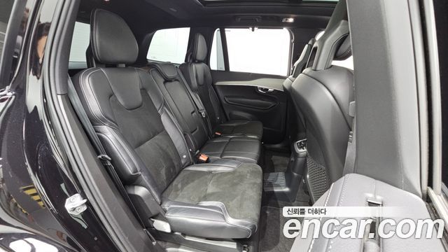 Volvo XC90 2021 — photo 17