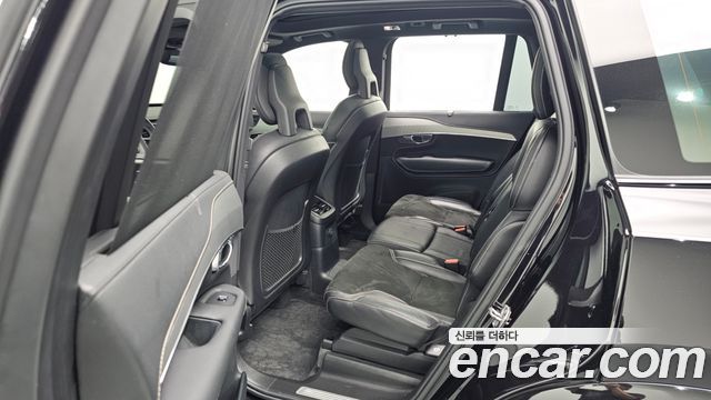 Volvo XC90 2021 — photo 18