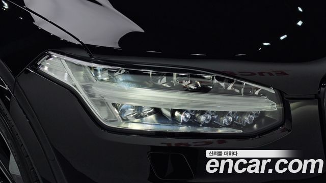 Volvo XC90 2021 — photo 8