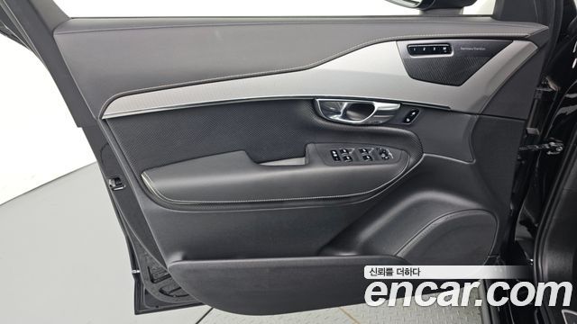 Volvo XC90 2021 — photo 14