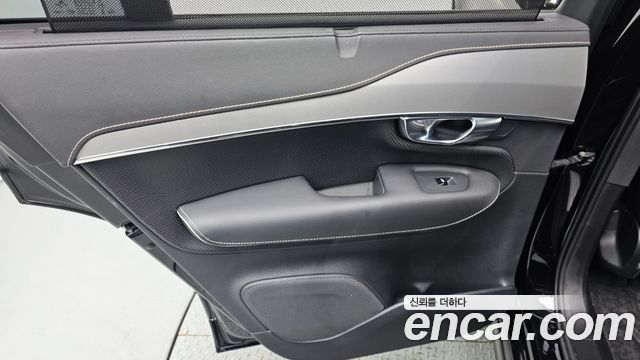 Volvo XC90 2021 — photo 15