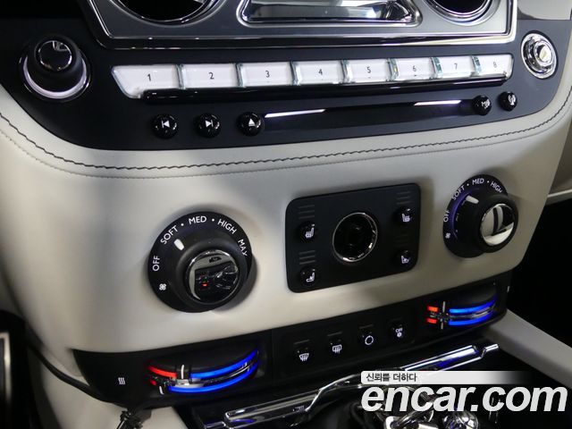 Rolls-Royce Wraith 2019 — photo 15