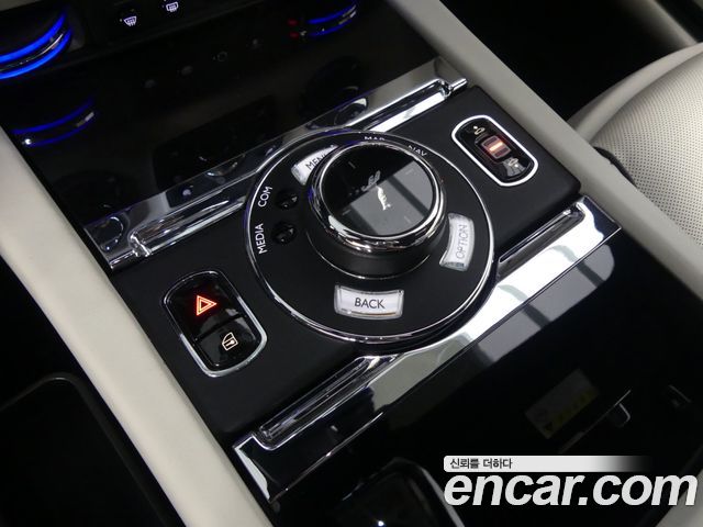 Rolls-Royce Wraith 2019 — photo 16