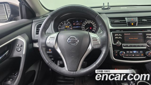 Nissan Altima 2018 — photo 13