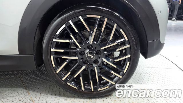 Mini Cooper 2025 — photo 7