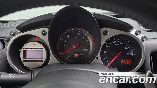 Nissan 370Z 2011 — photo 8