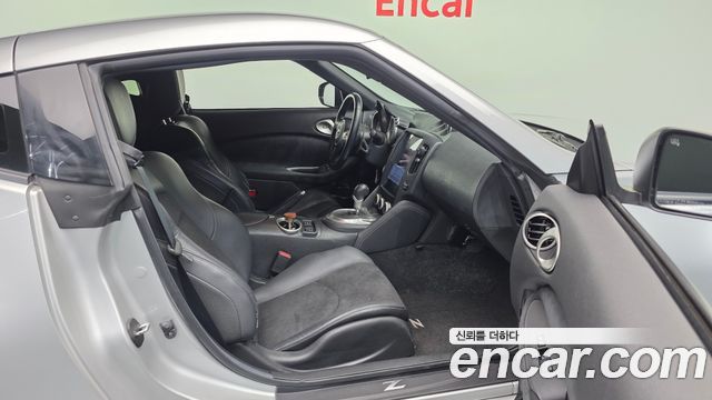 Nissan 370Z 2011 — photo 11