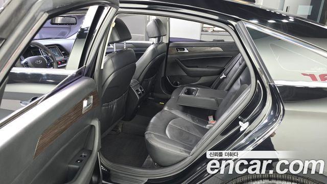 Hyundai Sonata 2018 — photo 11