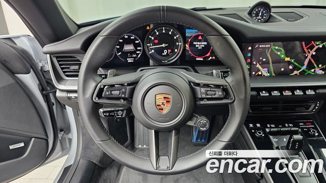 Porsche 911 2024 — photo 19