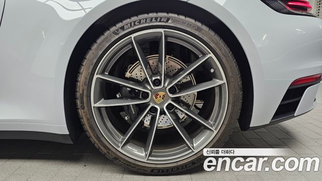 Porsche 911 2024 — photo 7