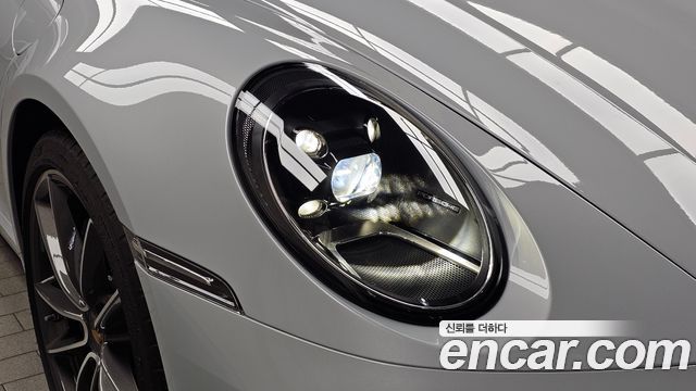 Porsche 911 2024 — photo 8