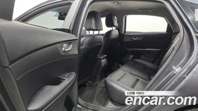 Kia K3 2021 — photo 17