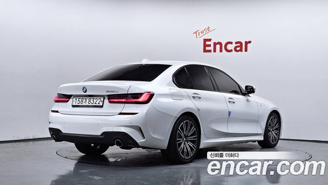 BMW 3-Series 2019 — photo 2