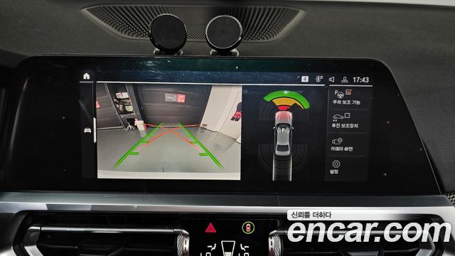 BMW 3-Series 2019 — photo 20