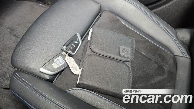 BMW 3-Series 2019 — photo 22
