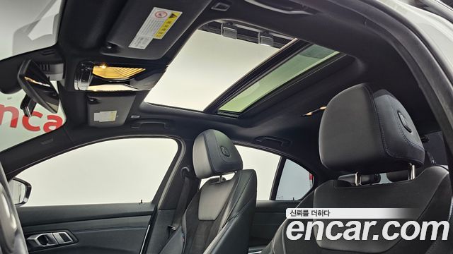 BMW 3-Series 2019 — photo 23
